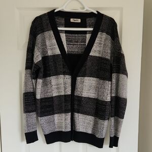 Aritzia TNA Button Up V Neck Cardigan Small Black White Checkered Pattern